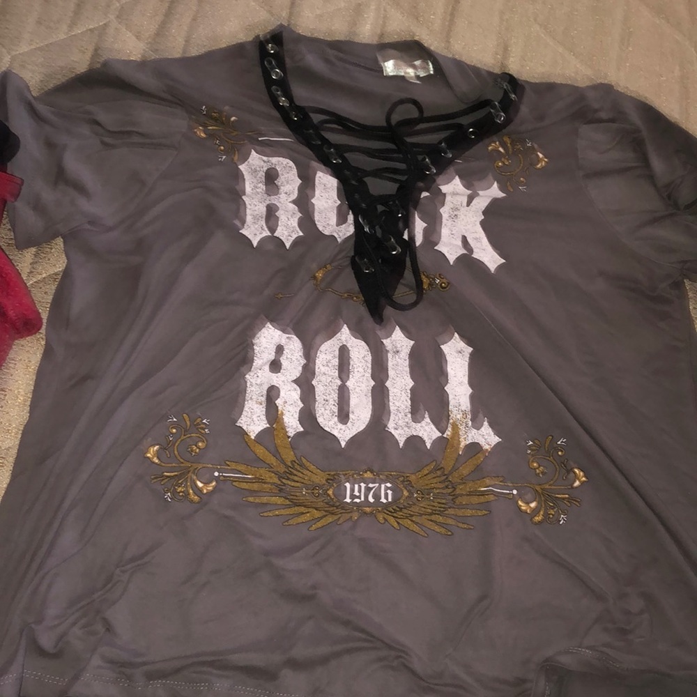 Grey Rock And Roll shirt ! BARELY WORN !!